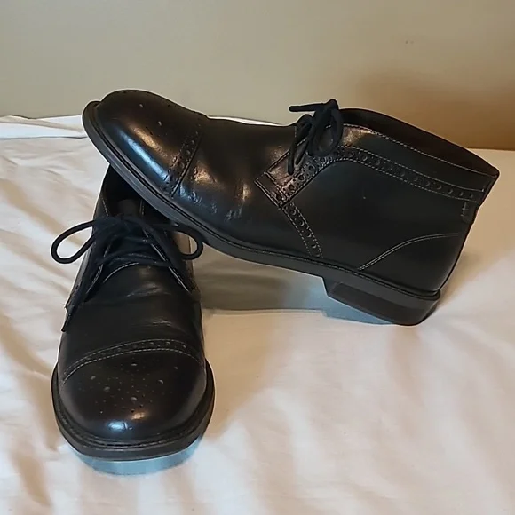 Dunham Chukka Boots, Brown Leather, Men's 9.5 4E - Picture 1 of 8